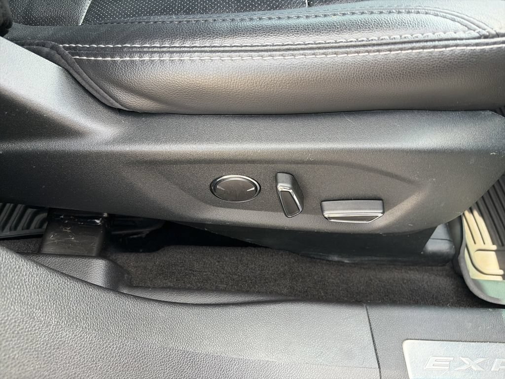 Used 2018 Ford Explorer Limited FWD image 36