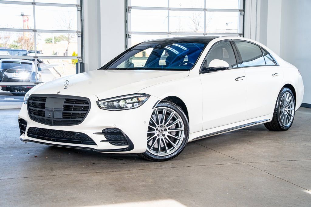 Used 2023 Mercedes-Benz S 580 4MATIC Sedan image 2