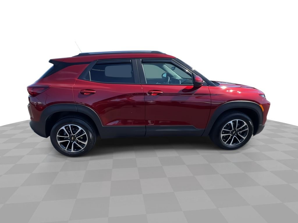 Used 2024 Chevrolet TrailBlazer LT w/ Driver Confidence Package image 9