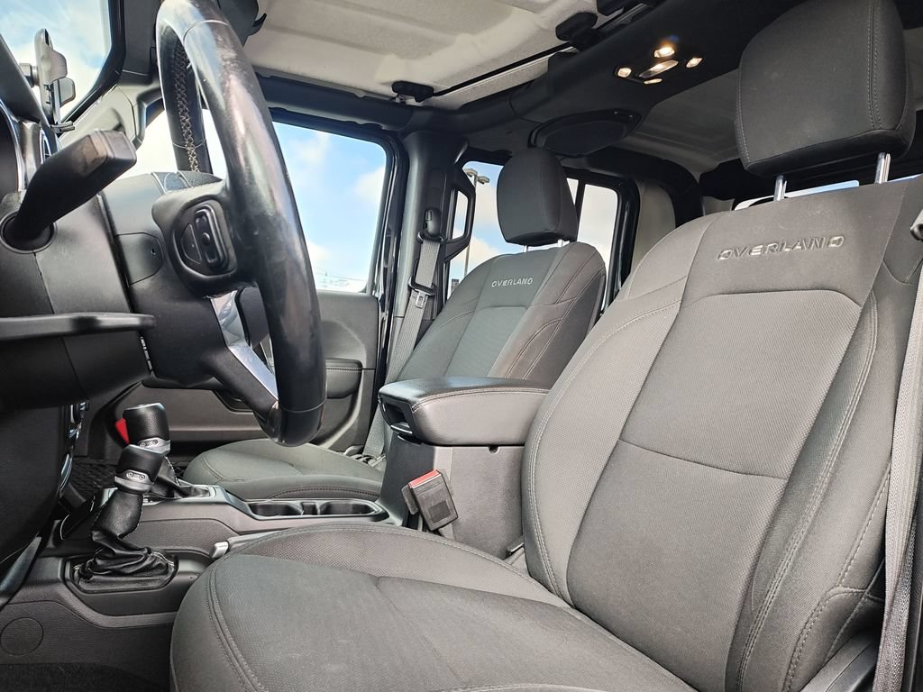 Used 2021 Jeep Gladiator Overland w/ Cold Weather Group AWD/4WD image 13