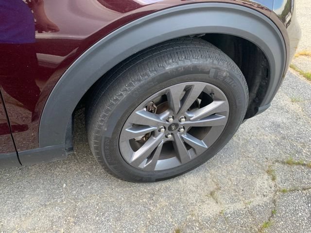 Used 2023 Ford Explorer XLT w/ Equipment Group 202A AWD/4WD image 10