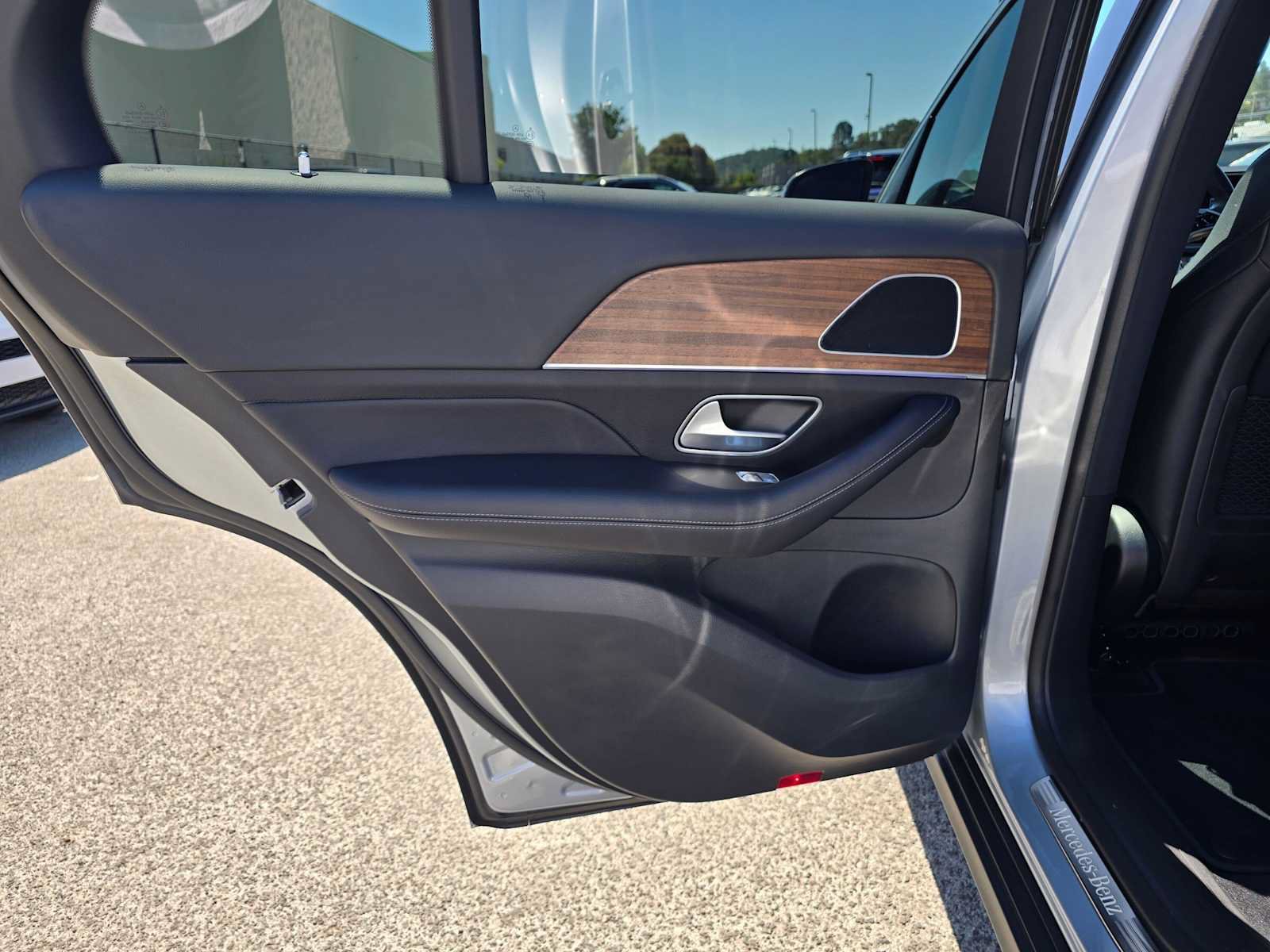 Used 2025 Mercedes-Benz GLE 450 4MATIC image 15