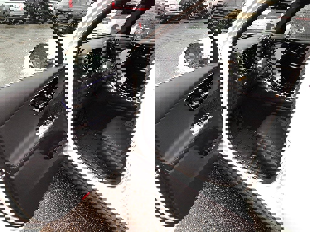 New 2025 Mercedes-Benz GLC 300 4MATIC image 11