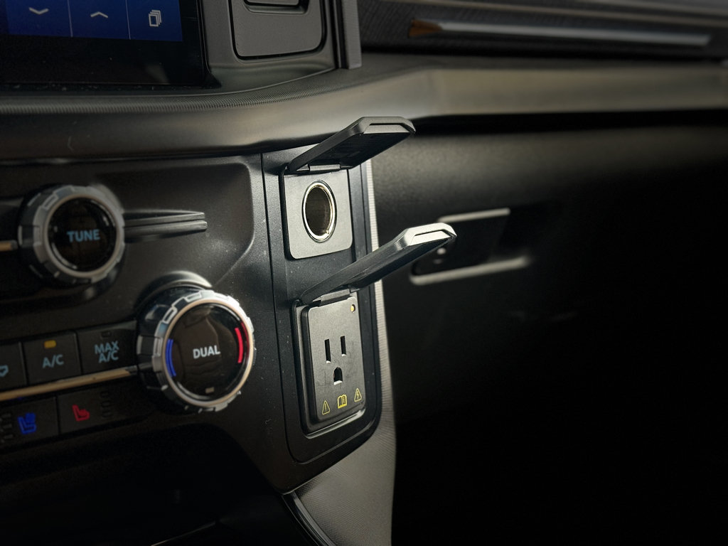 Used 2023 Ford F150 Platinum AWD/4WD image 30