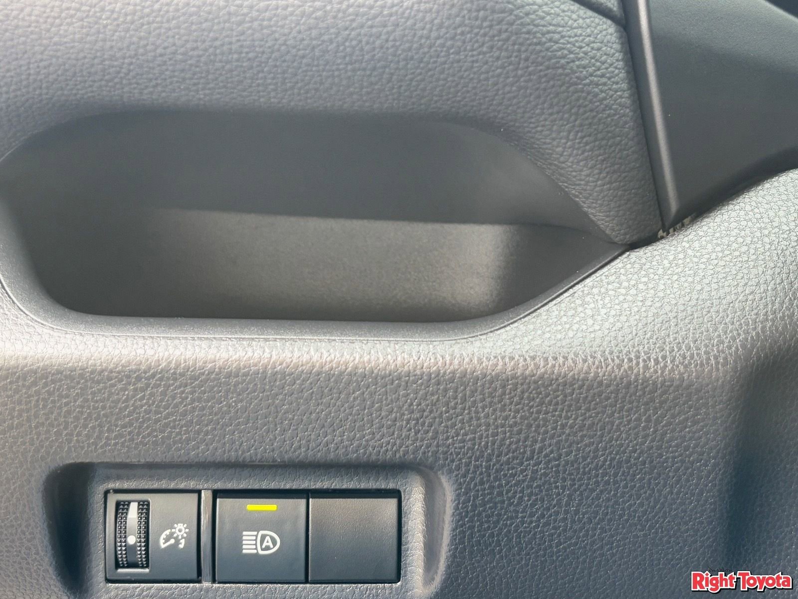 Certified 2025 Toyota RAV4 LE image 31