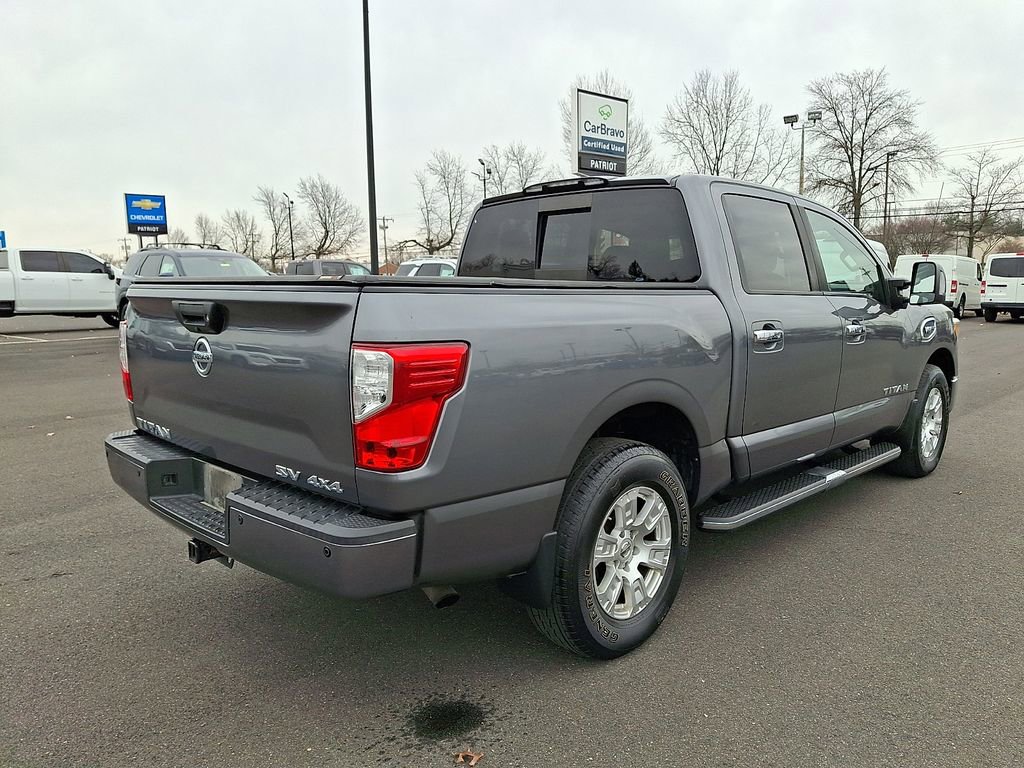 Used 2017 Nissan Titan SV image 6