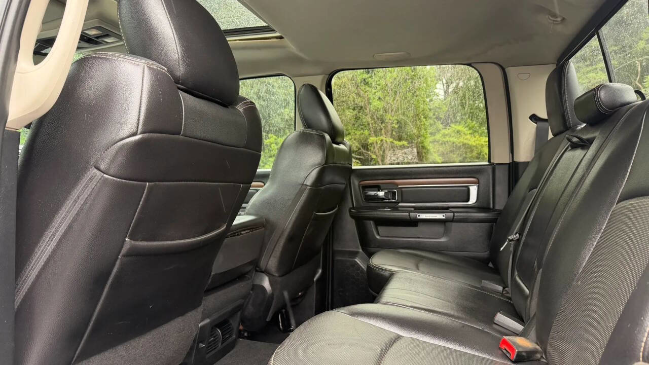 Used 2016 RAM 3500 Laramie w/ Convenience Group AWD/4WD image 19
