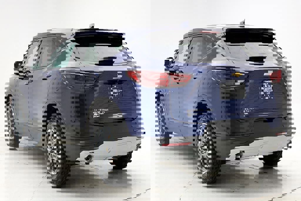 Used 2023 Chevrolet Blazer LT w/ Driver Confidence Package image 6