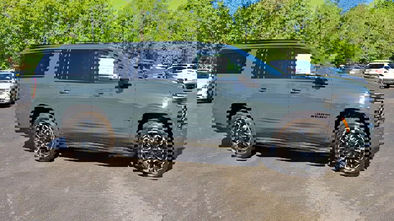 New 2026 Chevrolet Suburban RST w/ RST Capability Package AWD/4WD image 4