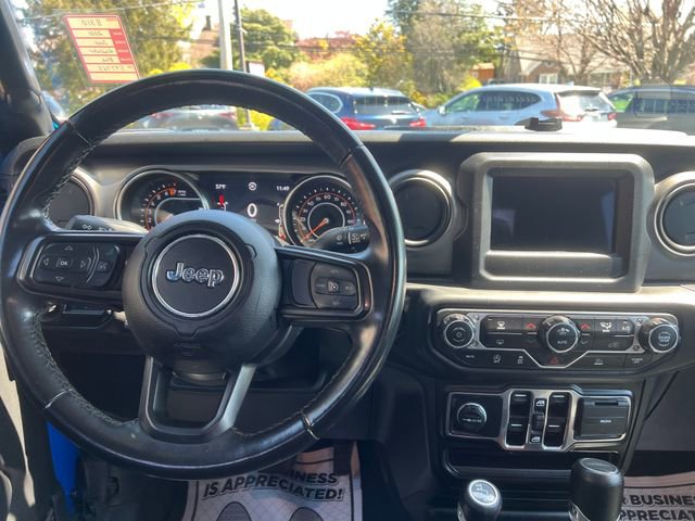 Used 2021 Jeep Gladiator Willys AWD/4WD image 11