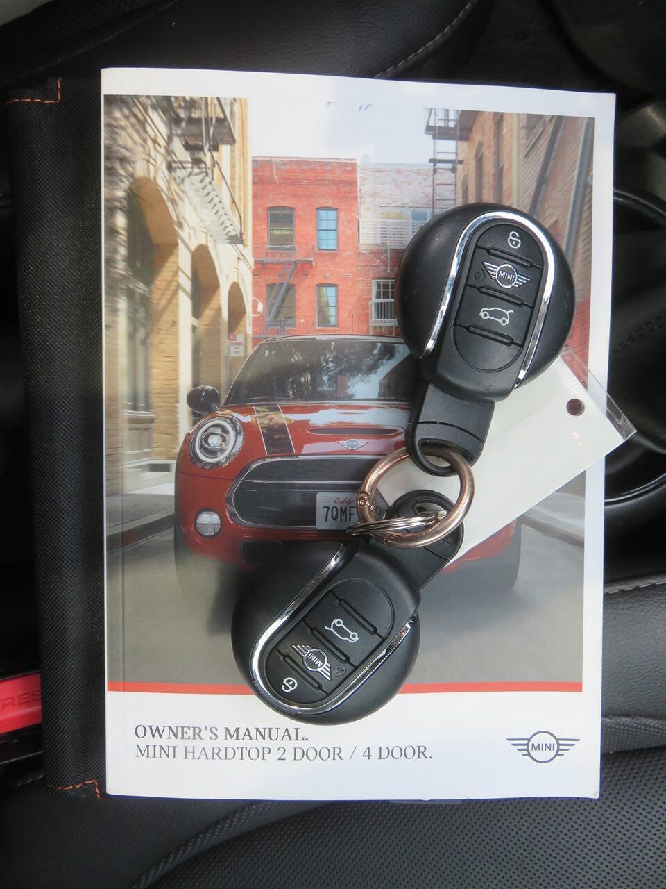 Used 2019 MINI Cooper 4-Door Hardtop w/ Signature Upholstery Package FWD image 39
