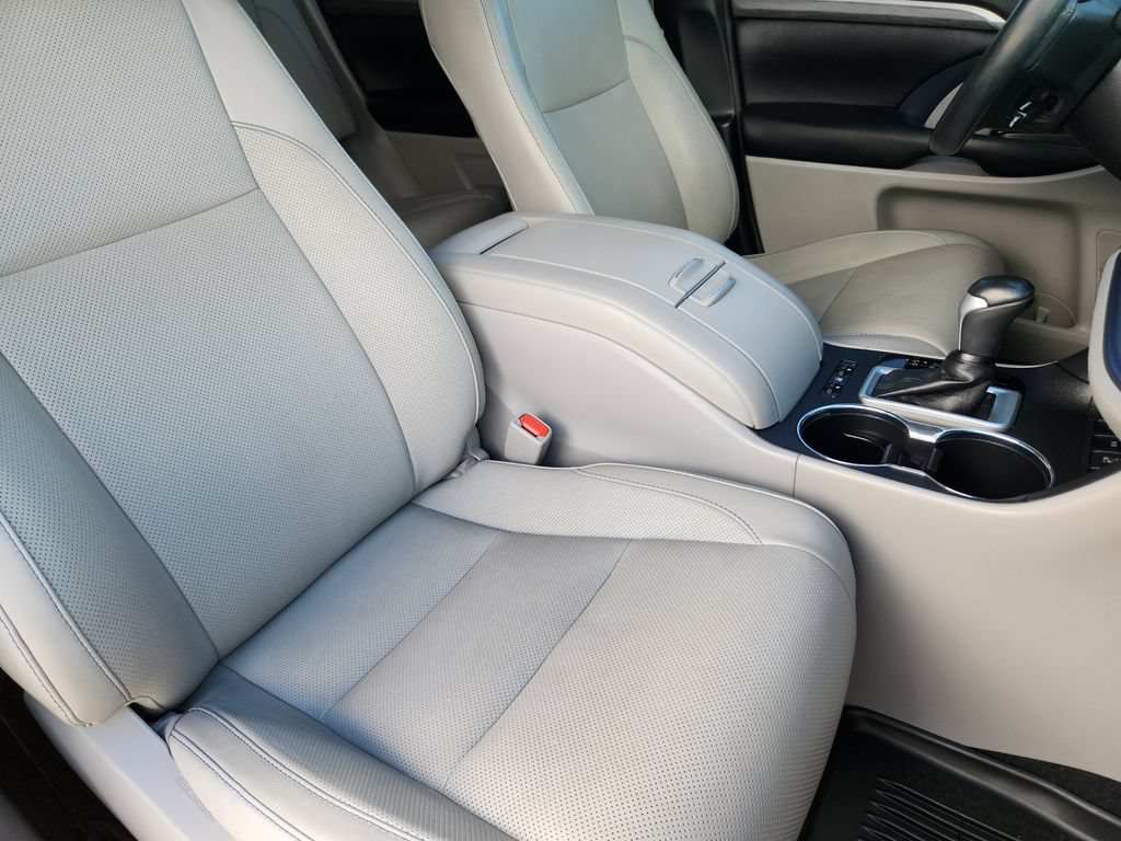 Used 2018 Toyota Highlander Limited AWD/4WD image 22