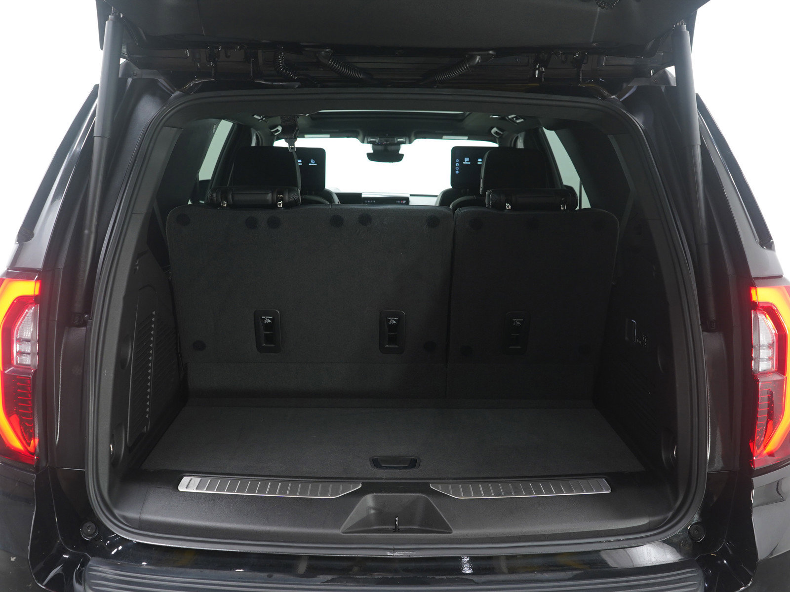 Used 2025 GMC Yukon Denali w/ Denali Reserve Package image 9