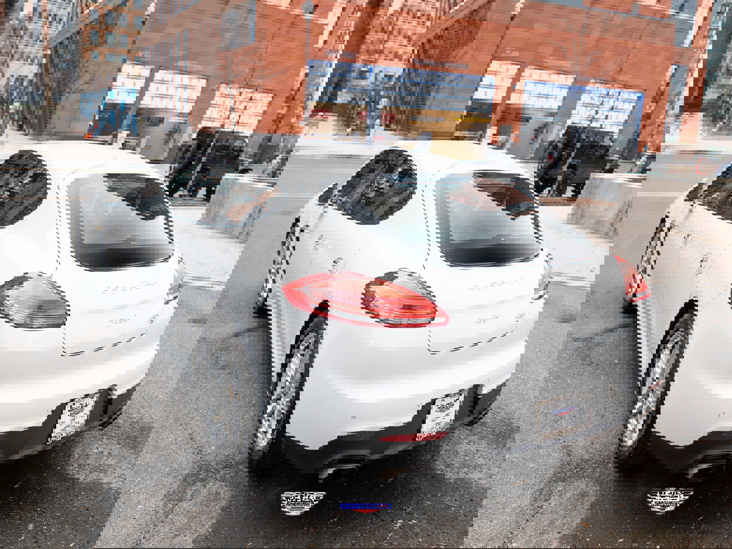 Used 2016 Porsche Panamera 4 image 5