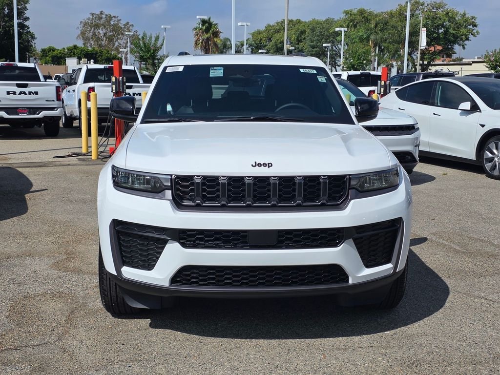 New 2026 Jeep Grand Cherokee Altitude RWD image 2