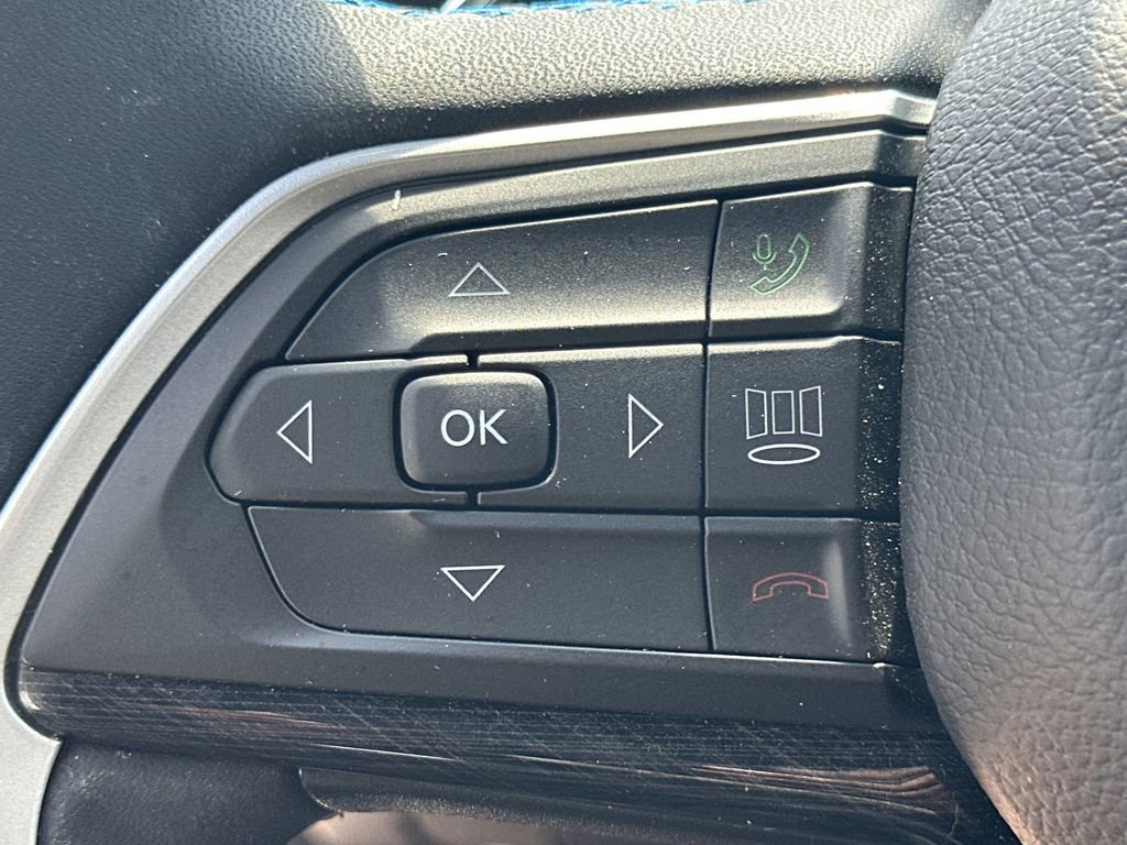 Used 2022 Jeep Grand Cherokee Trailhawk w/ Advanced Protech Group II AWD/4WD image 27