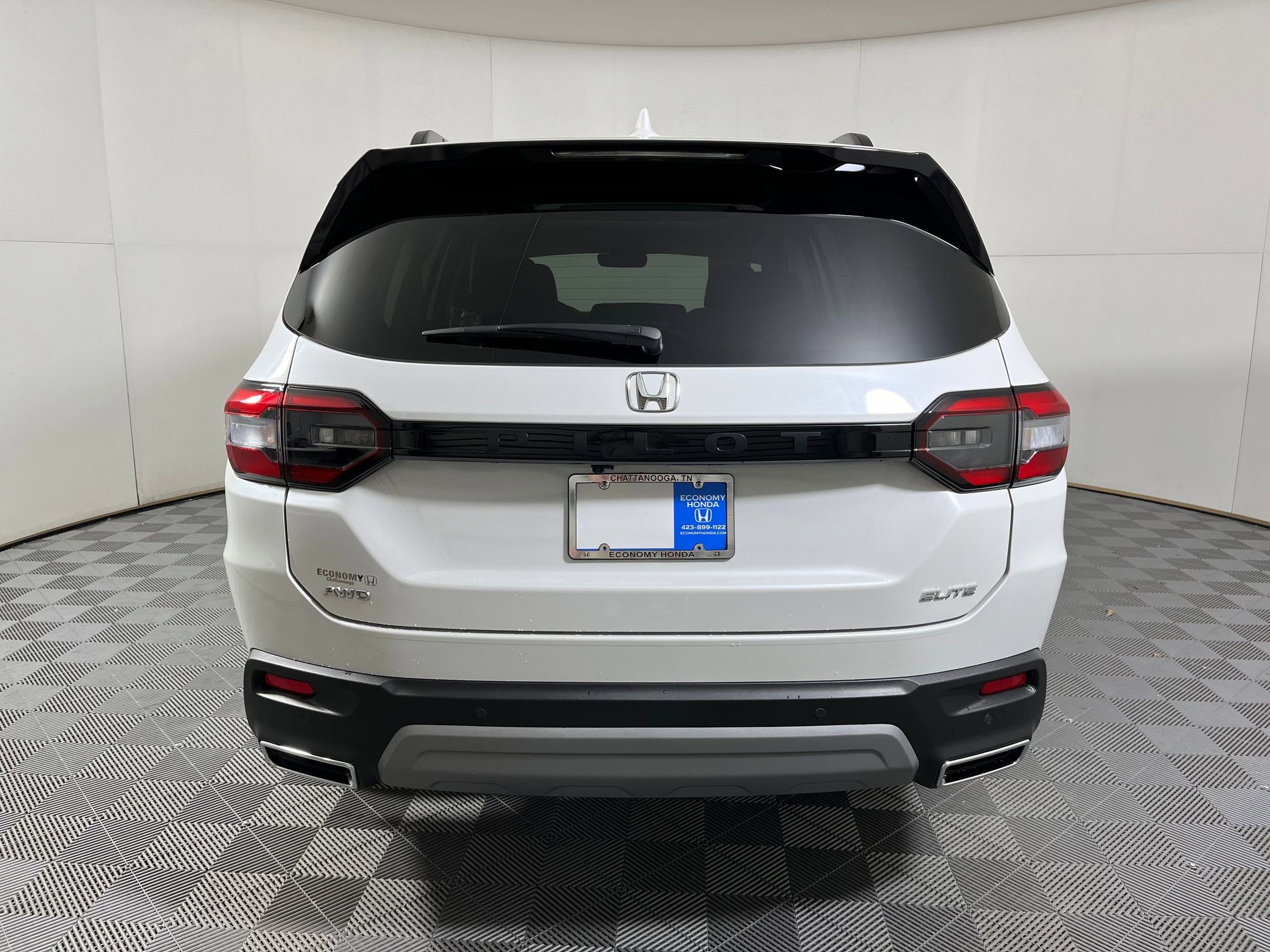 Certified 2025 Honda Pilot Elite image 8