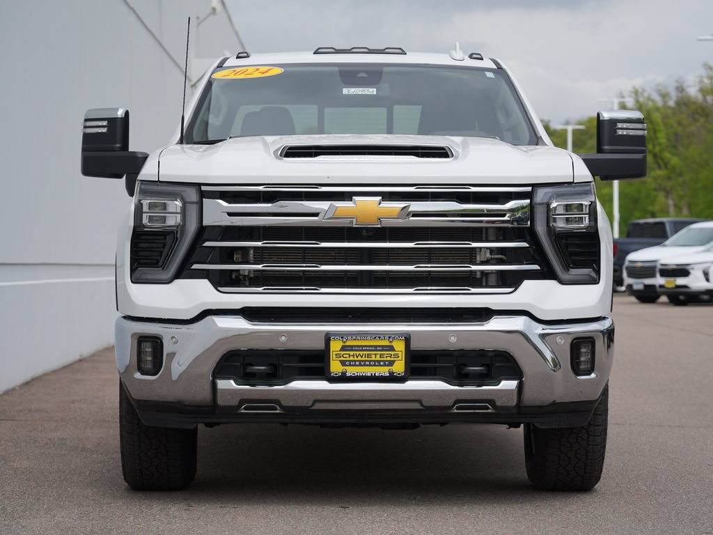 Used 2024 Chevrolet Silverado 3500 LTZ w/ LTZ Plus Package AWD/4WD image 8