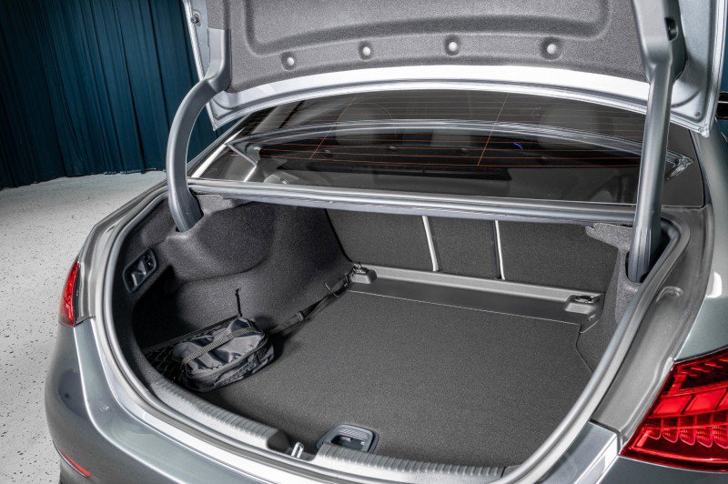 Certified 2025 Mercedes-Benz C 300 Sedan image 8