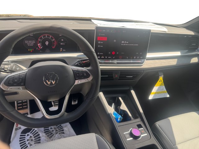 New 2026 Volkswagen Tiguan SE R-Line FWD image 10