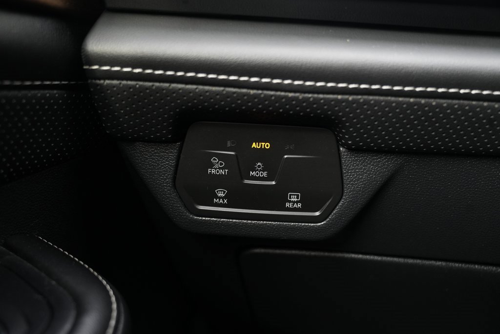 Used 2024 Volkswagen Atlas SE image 49