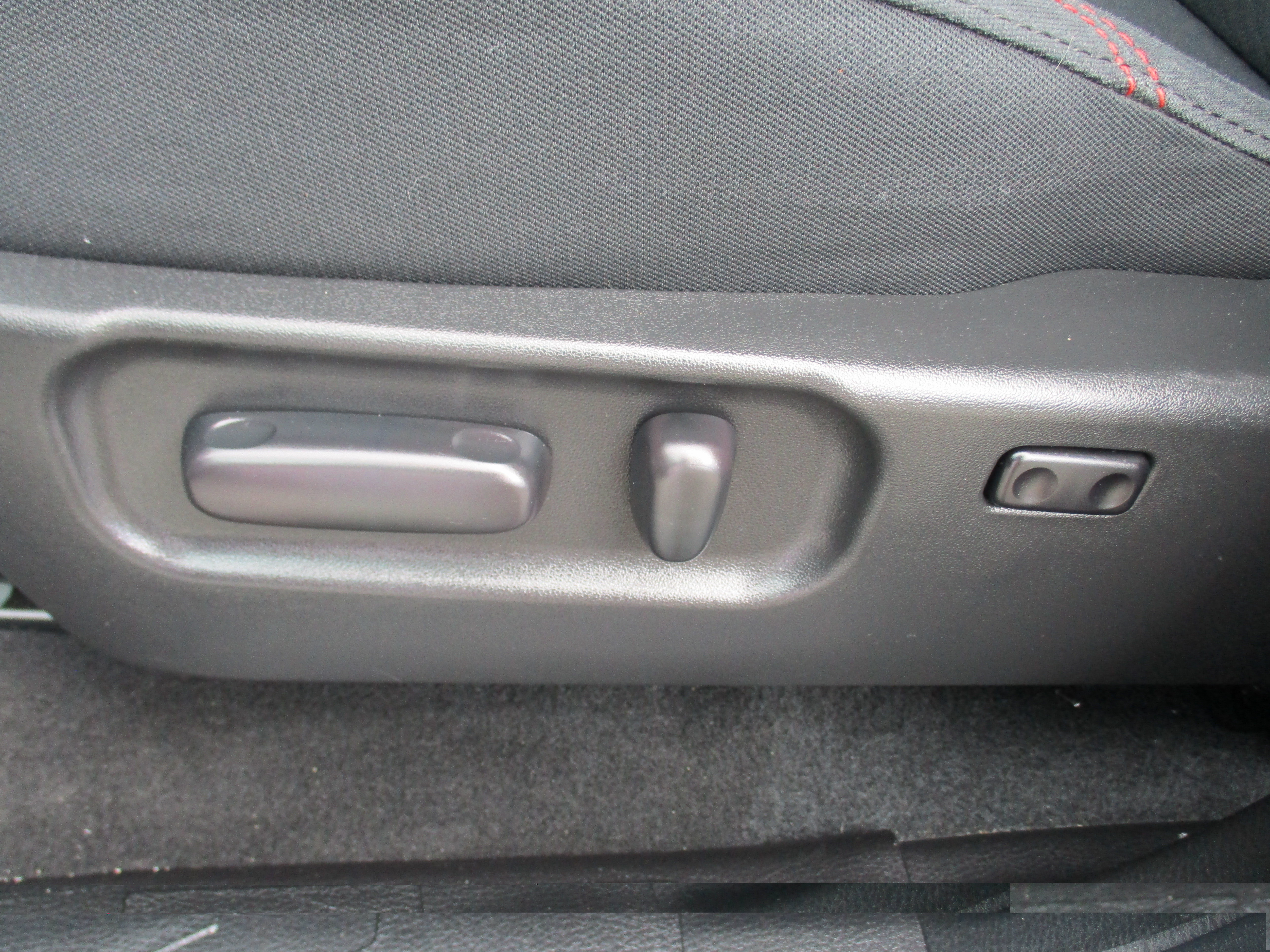 Used 2023 Toyota Tacoma SR5 AWD/4WD image 11