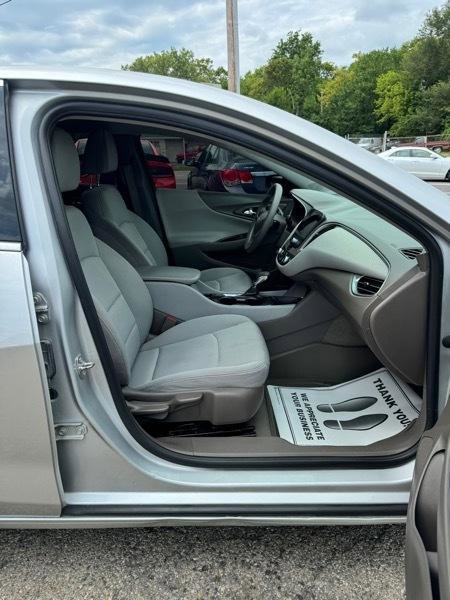 Used 2021 Chevrolet Malibu LS image 19