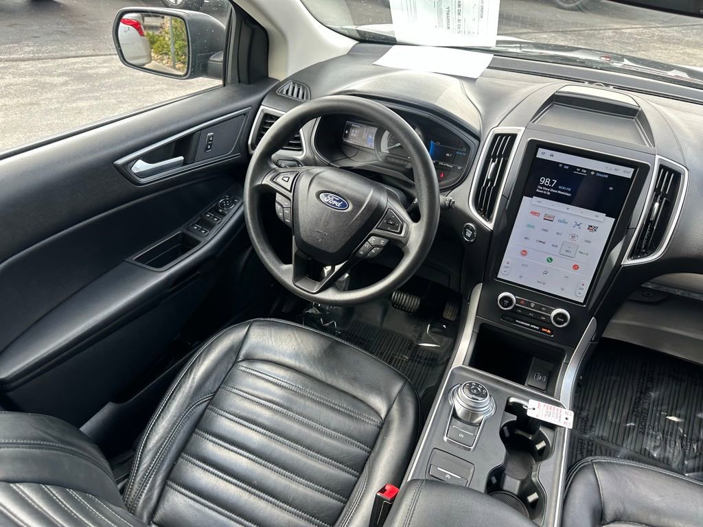 Used 2022 Ford Edge SE image 25