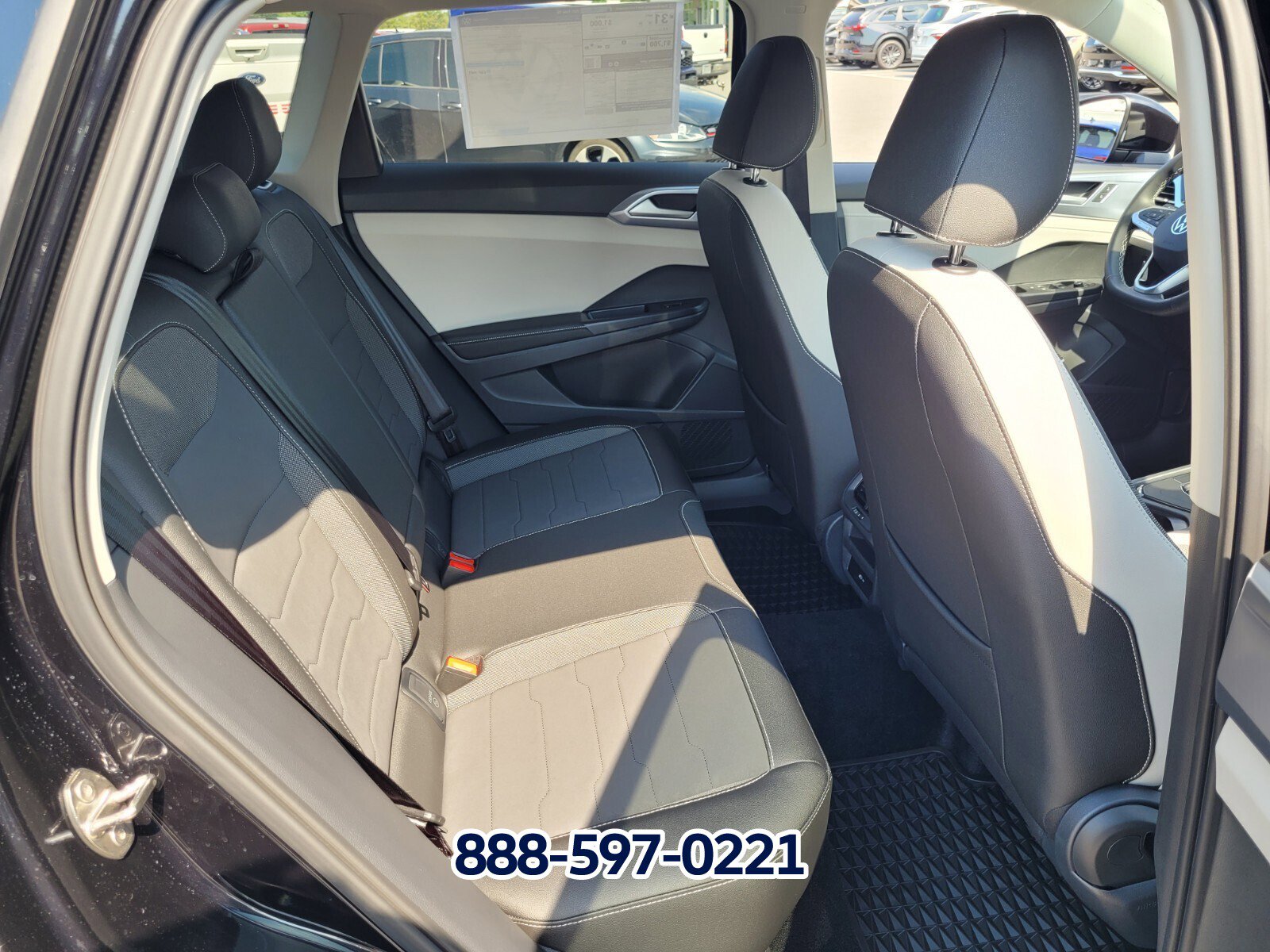 New 2025 Volkswagen Taos SE image 9