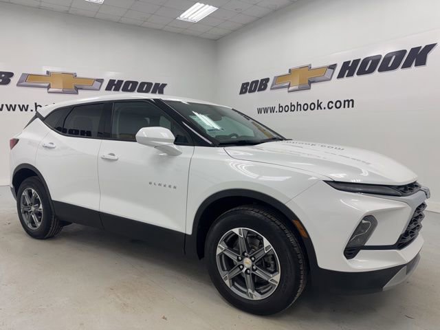 Used 2023 Chevrolet Blazer LT image 3