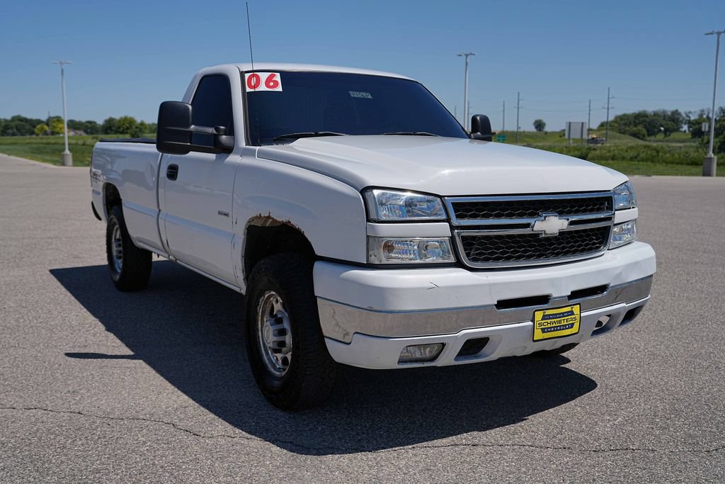 Used 2006 Chevrolet Silverado 2500 W/T w/ Heavy-Duty Power Package AWD/4WD image 3