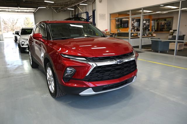 Used 2023 Chevrolet Blazer LT image 3