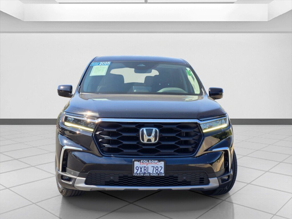 Certified 2025 Honda Pilot EX-L image 2