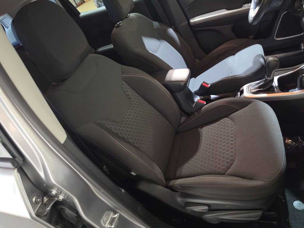 Used 2018 Jeep Compass Sport image 24