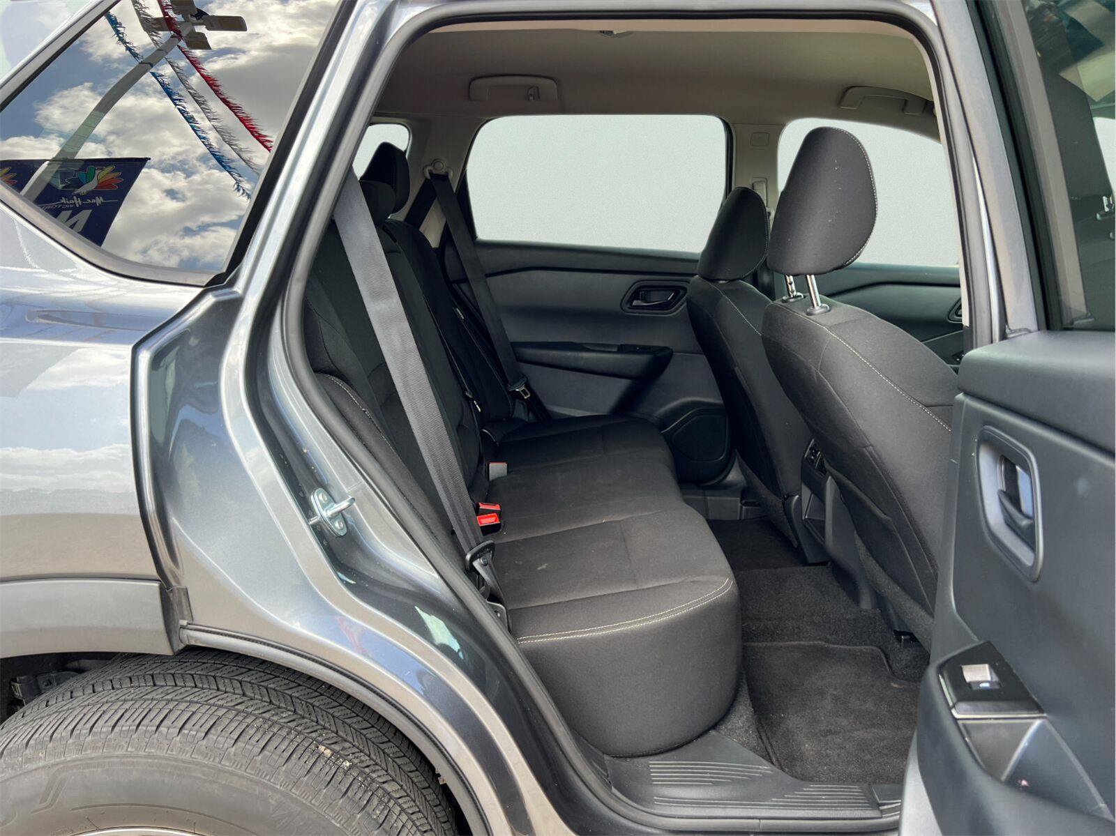 Used 2025 Nissan Rogue S FWD image 16