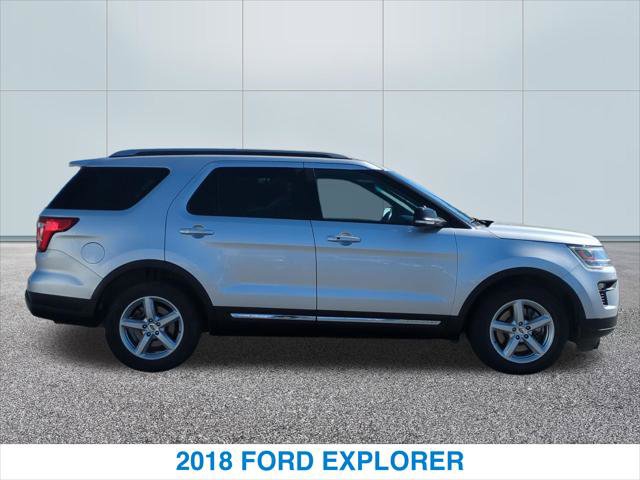 Used 2018 Ford Explorer XLT w/ Equipment Group 202A image 6