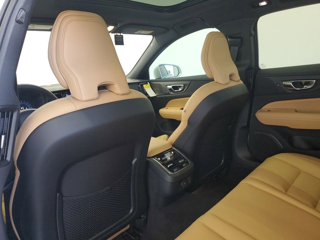 New 2025 Volvo V60 B5 Cross Country Ultra w/ Protection Package Premier image 14