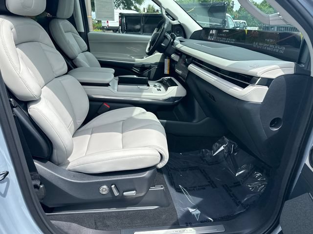 New 2026 Lincoln Navigator Reserve AWD/4WD image 14