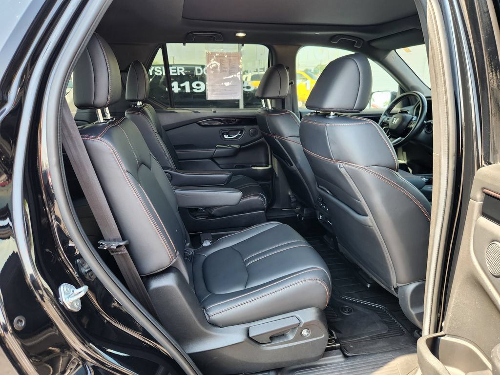 Used 2024 Honda Pilot TrailSport image 12