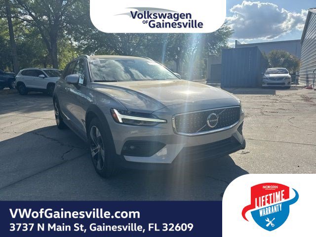 Used 2025 Volvo V60 B5 Cross Country Plus