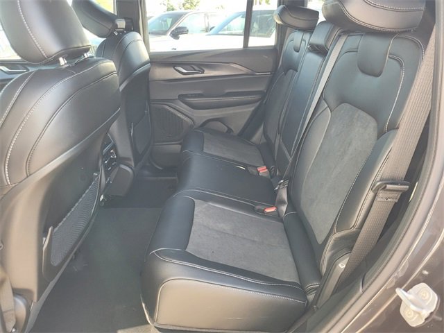 New 2025 Jeep Grand Cherokee Altitude image 7