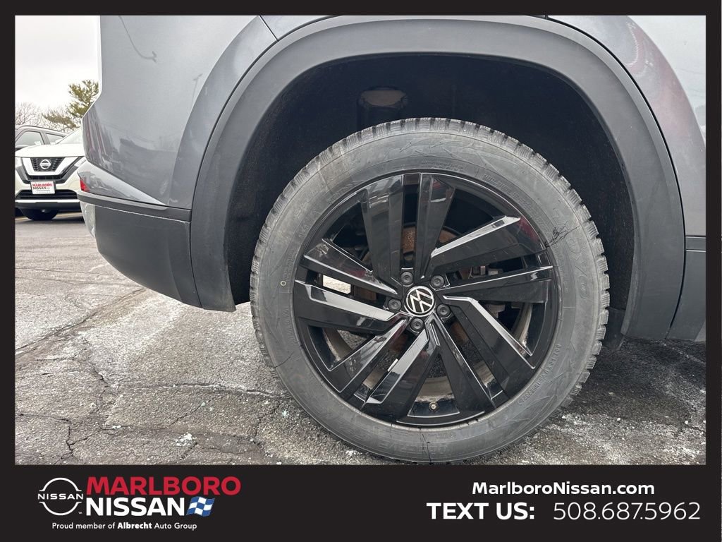 Used 2023 Volkswagen Atlas Cross Sport SE w/ Black Wheel Package image 12