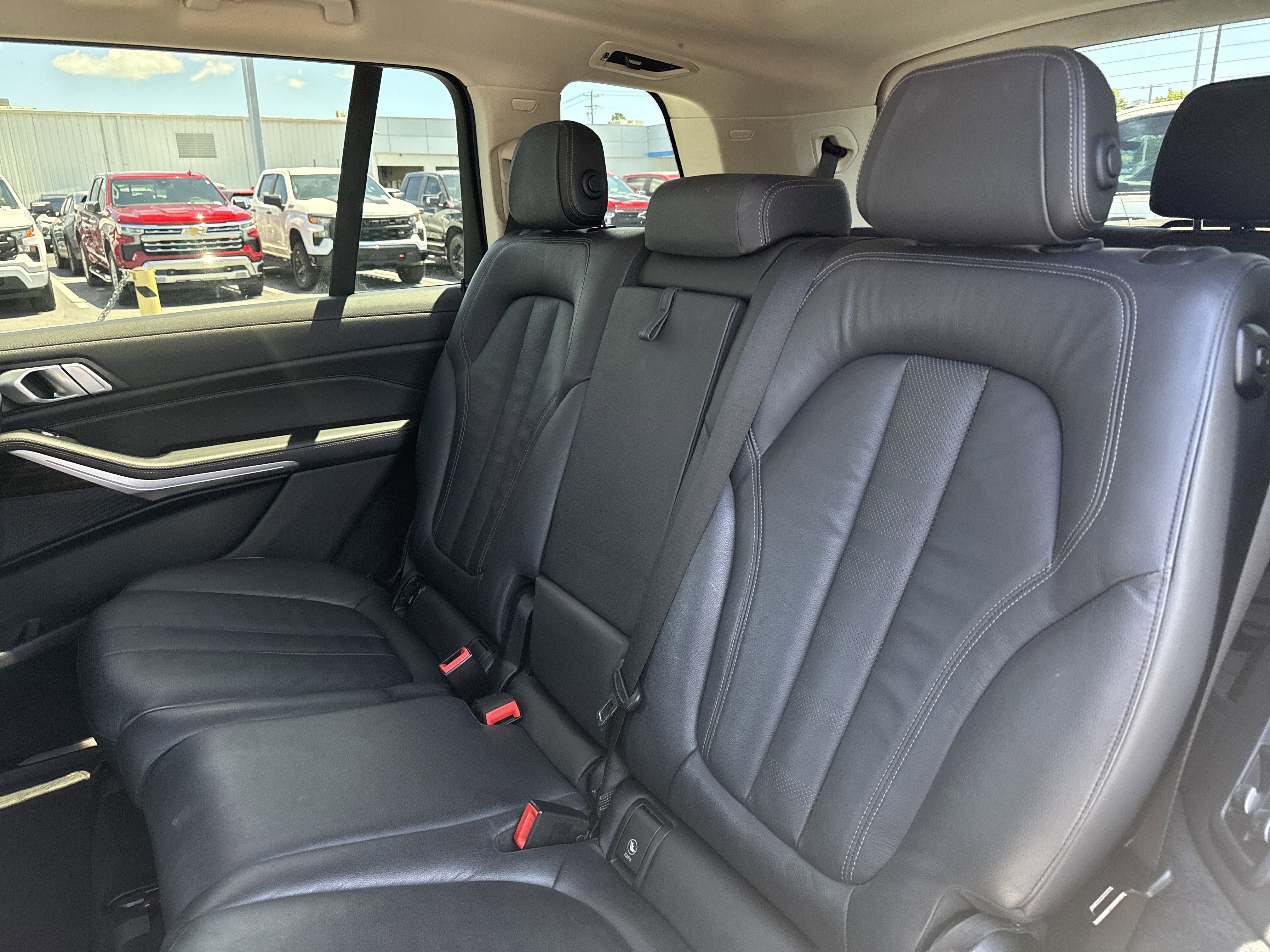 Used 2020 BMW X7 xDrive40i w/ Cold Weather Package AWD/4WD image 41