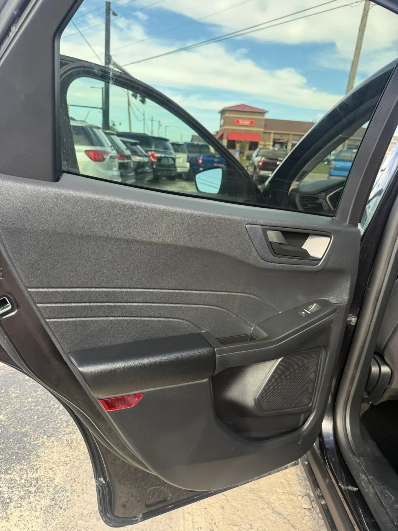 Used 2022 Ford Escape SE FWD image 16
