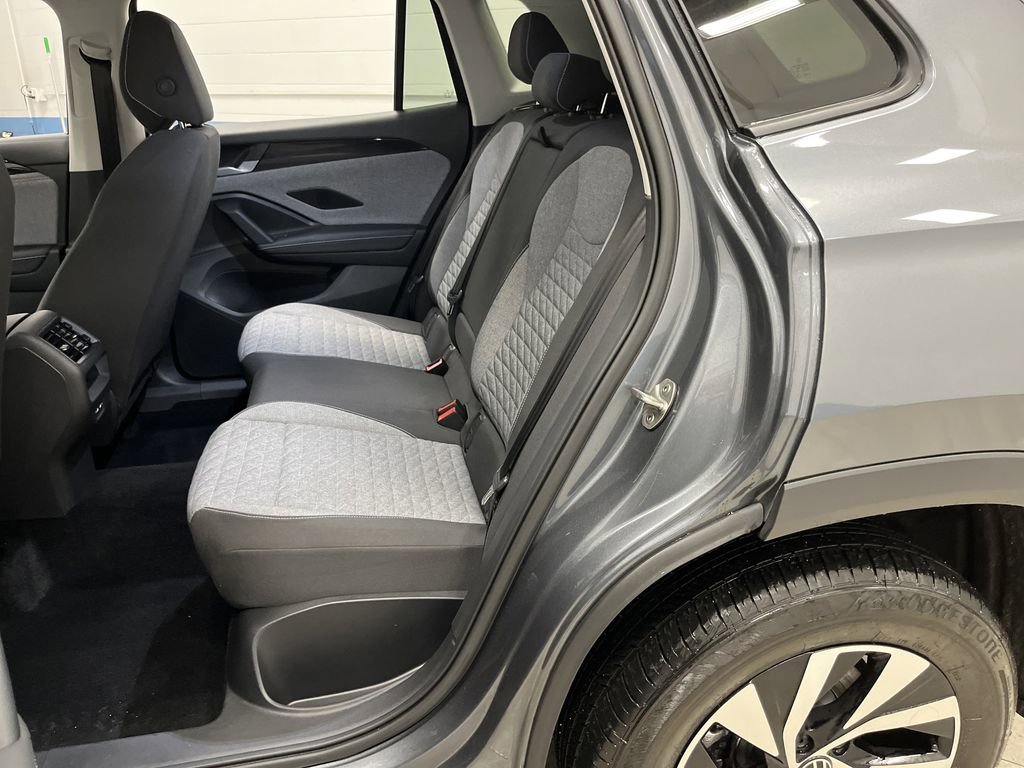Used 2025 Volkswagen Tiguan S image 27