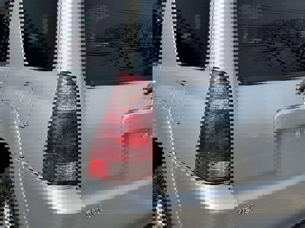 Used 2004 Toyota 4Runner SR5 image 8