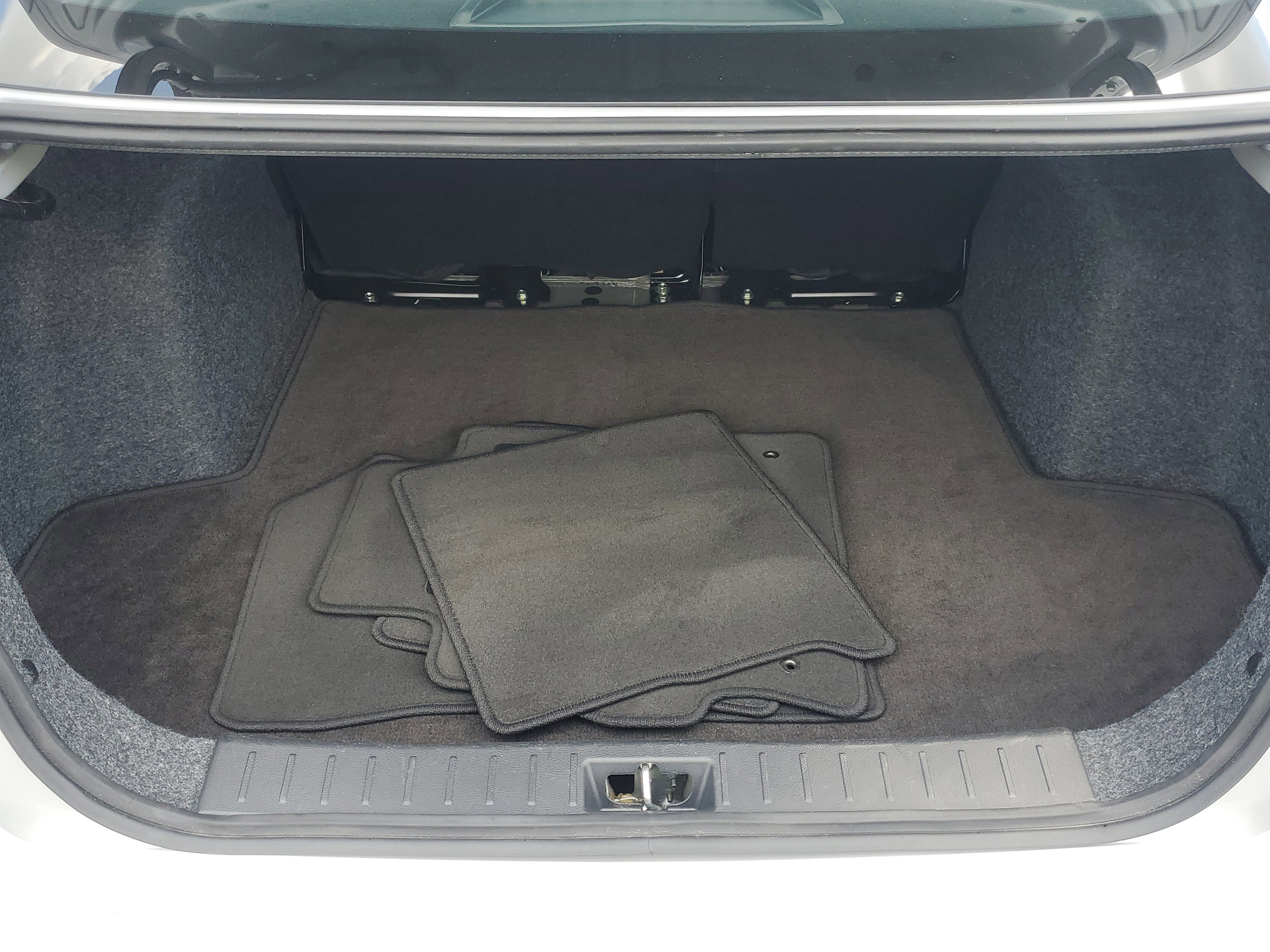 Used 2025 Nissan Versa SV FWD image 7