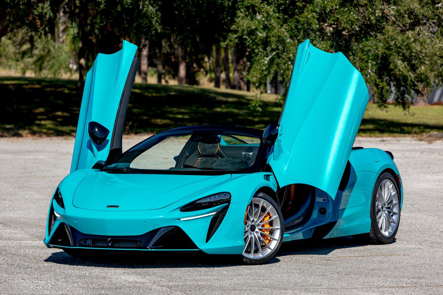 New 2025 McLaren Artura Spider