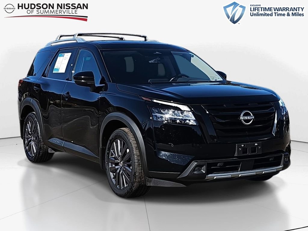 Used 2023 Nissan Pathfinder SL w/ SL Premium Package image 1