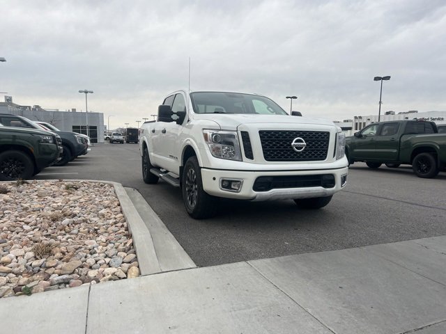 Used 2019 Nissan Titan PRO-4X image 3